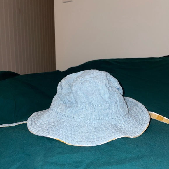 Carter’s toddler reversible sun hat - Picture 2 of 2